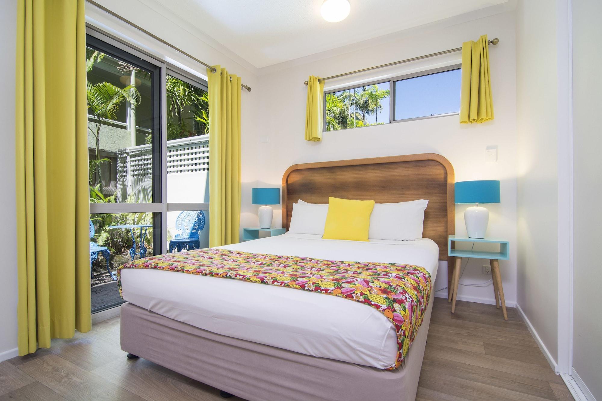 Port Douglas Motel Экстерьер фото