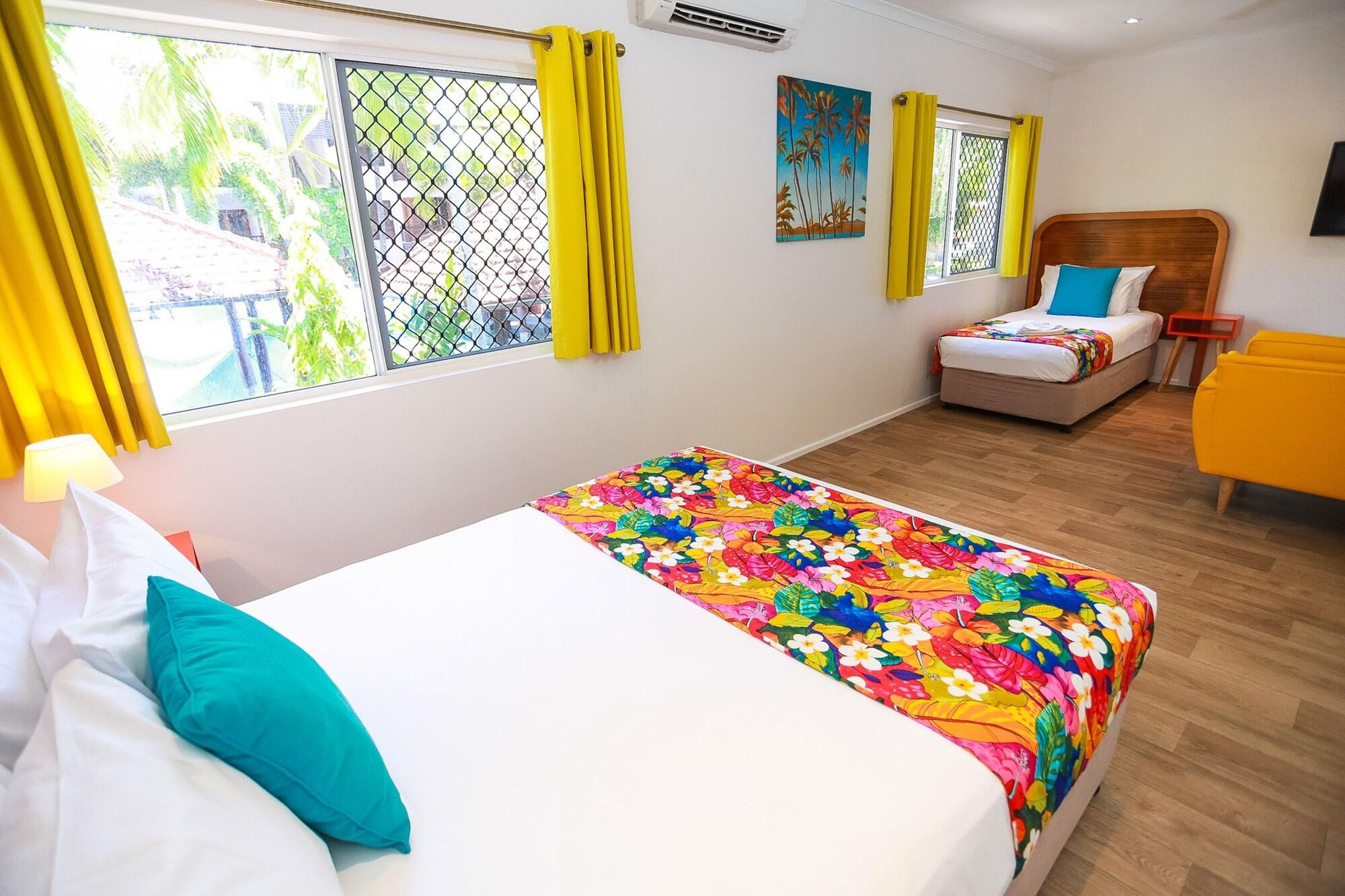 Port Douglas Motel Экстерьер фото