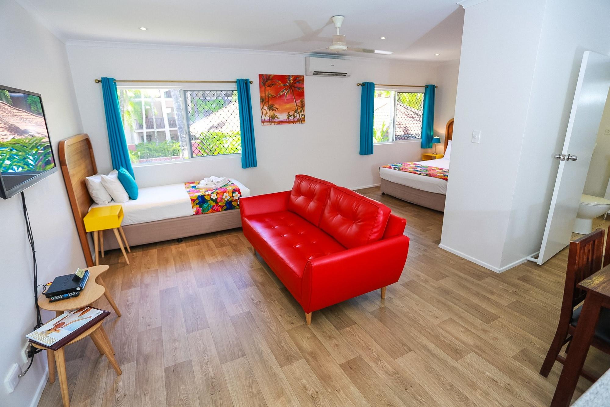 Port Douglas Motel Экстерьер фото