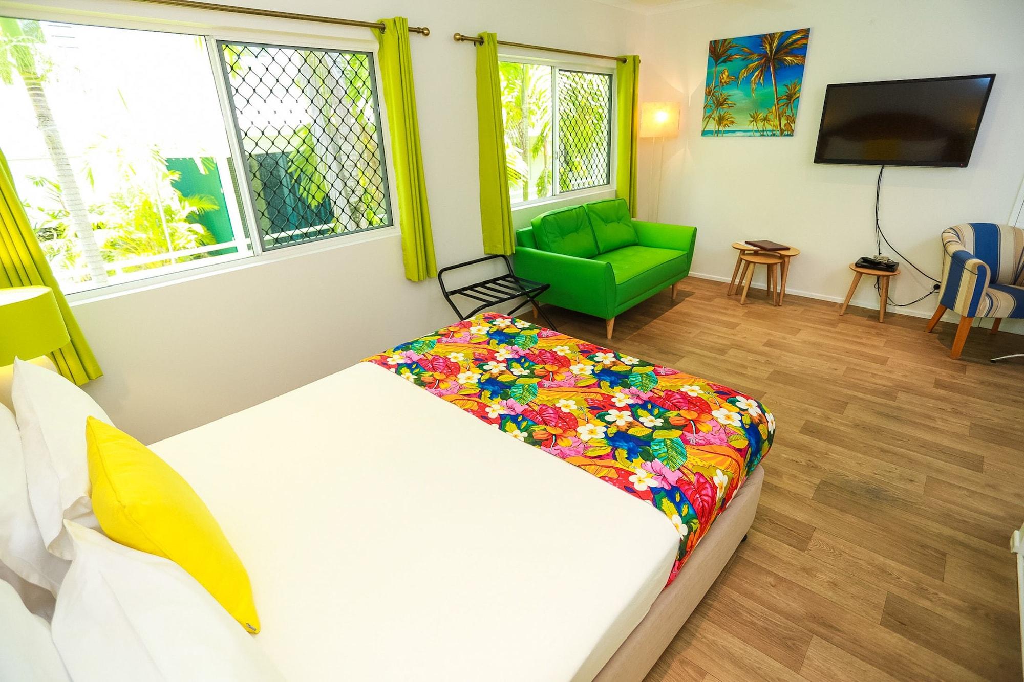 Port Douglas Motel Экстерьер фото