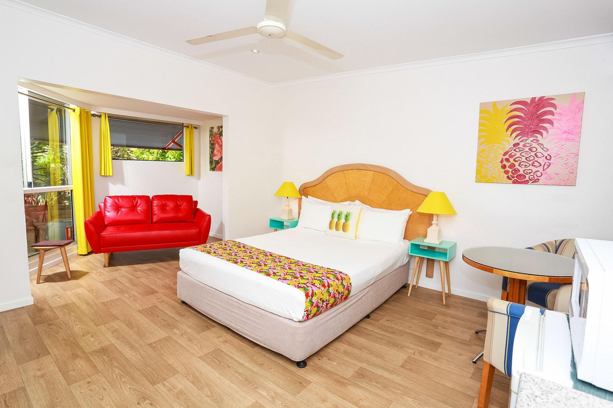 Port Douglas Motel Экстерьер фото