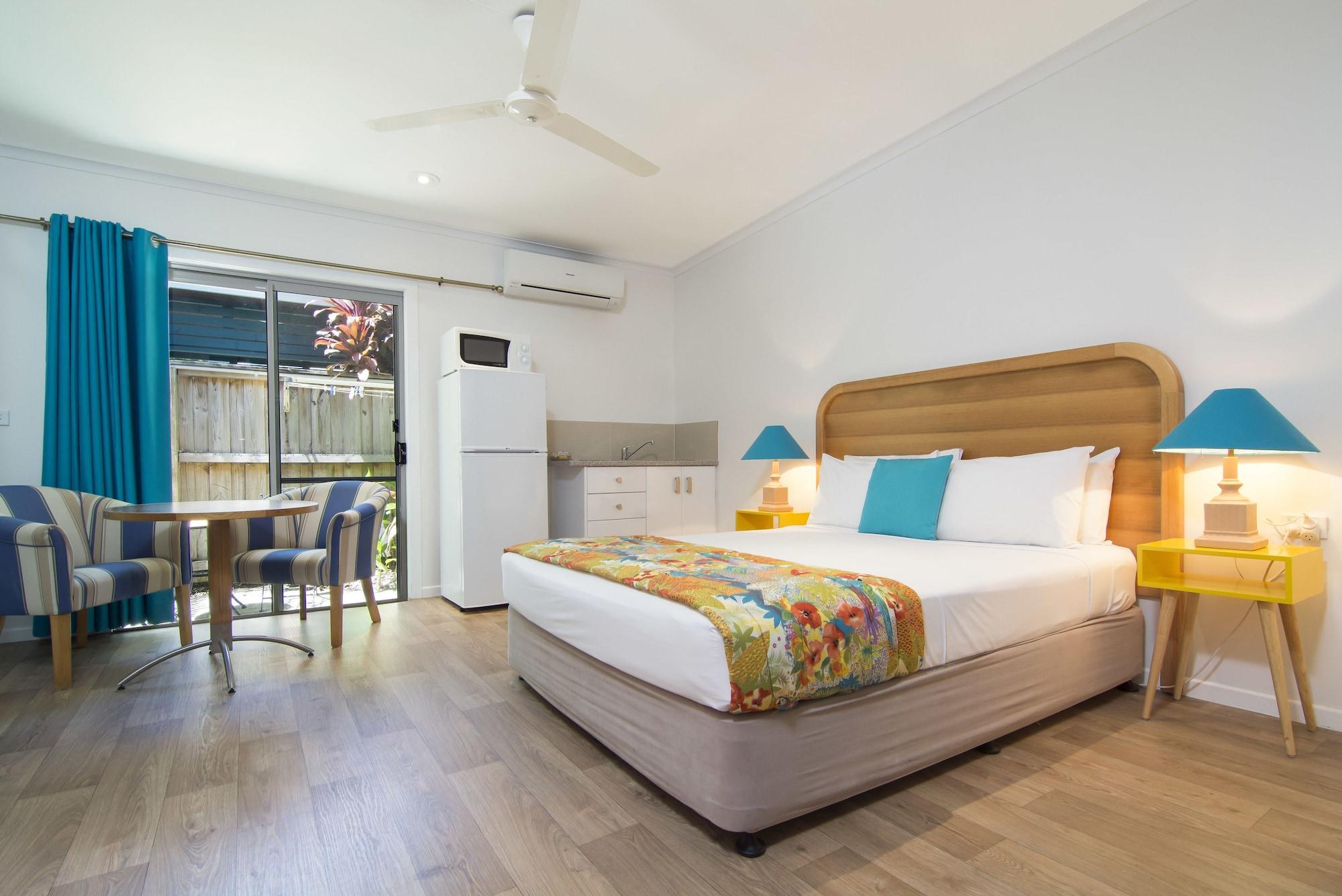 Port Douglas Motel Экстерьер фото