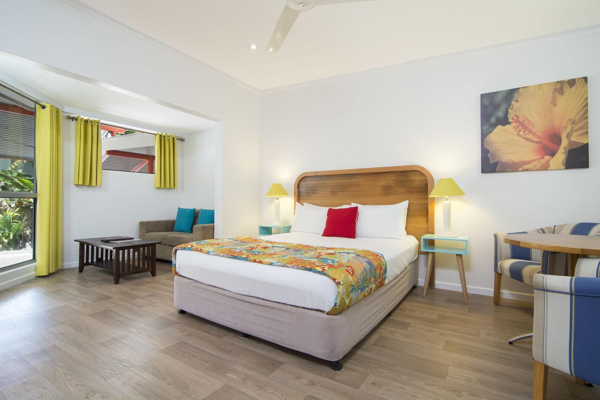 Port Douglas Motel Экстерьер фото