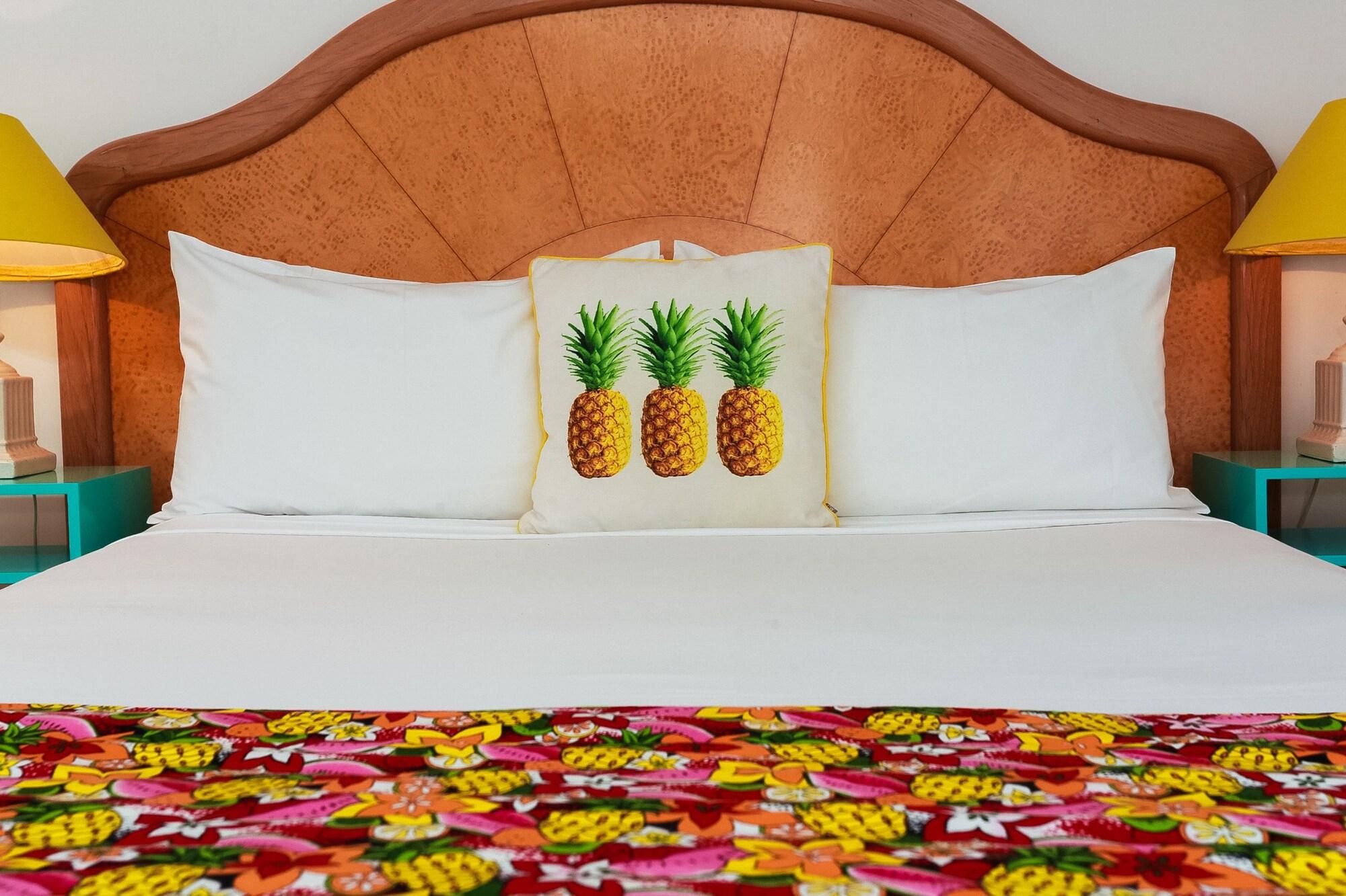 Port Douglas Motel Экстерьер фото
