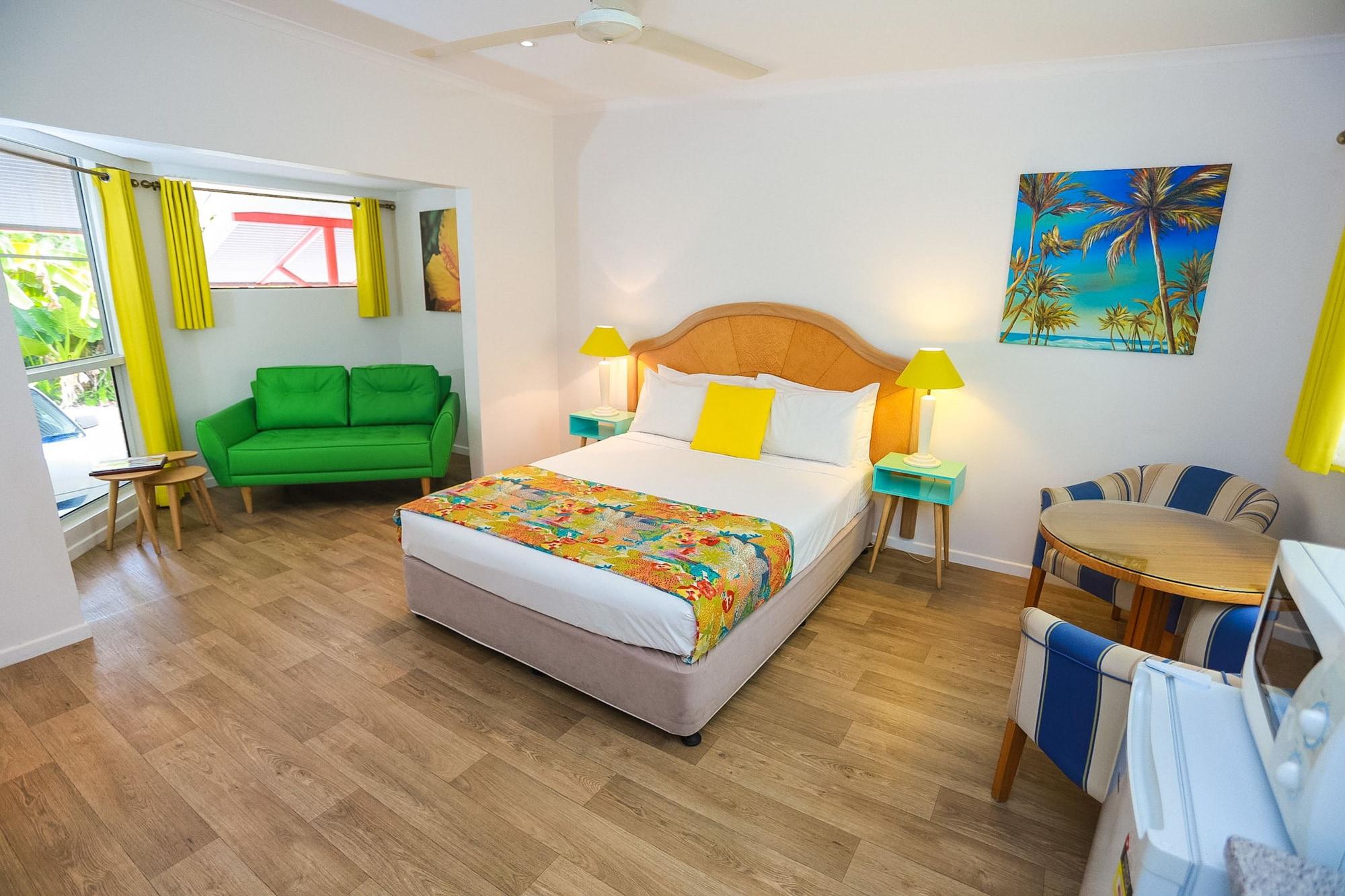 Port Douglas Motel Экстерьер фото