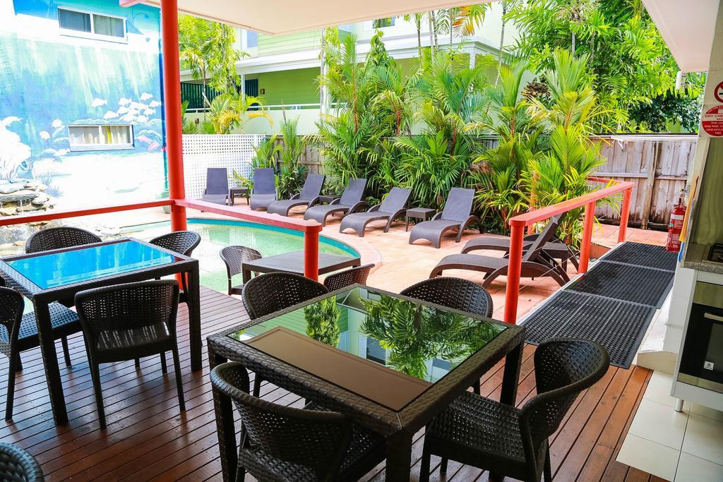 Port Douglas Motel Экстерьер фото